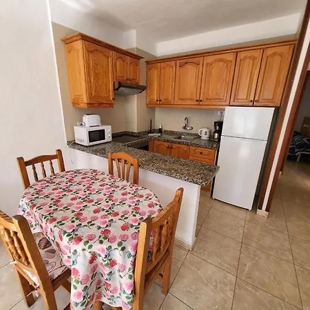 Apartamento Floritas 2 *